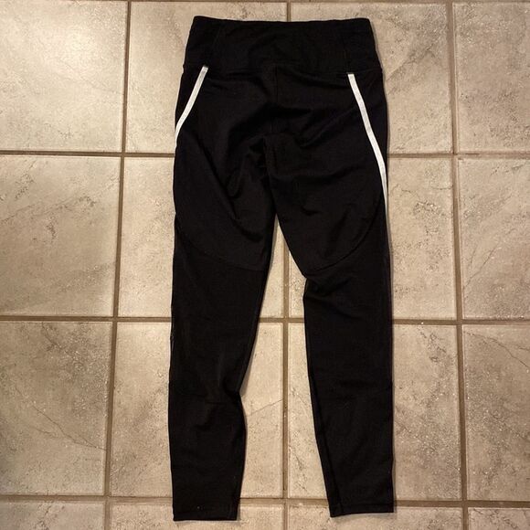 Victoria’s Secret Victoria Sport Medium Knockout Sheer Side Panels Leggings - Picture 5 of 9